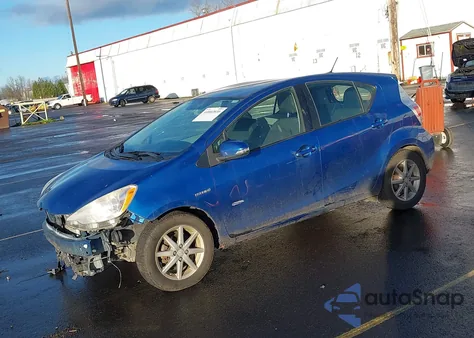 2013 Toyota Prius C Three z USA, uszkodzony, nr VIN JTDKDTB36D1557596